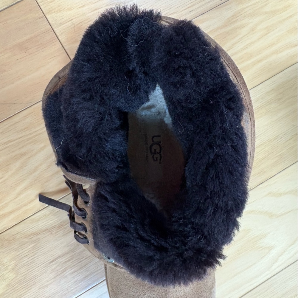 UGG Classic Luxe Karisa Boots Womens Sz 6 Brown Suede Shearling Ankle - Picture 8 of 11